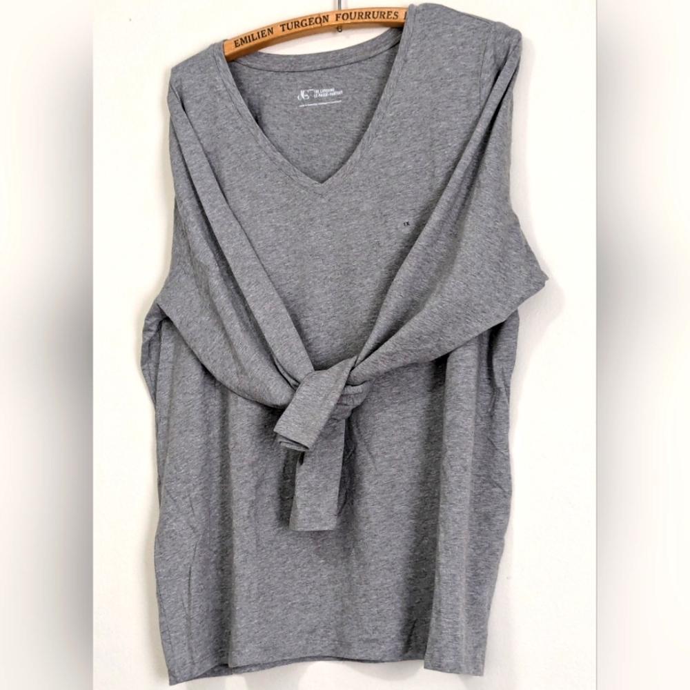 DC jeans, ladies long sleeve, layering v neck tee 1x